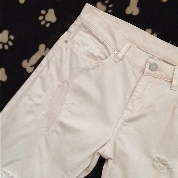 🎉HP🎉Blank NYC Distressed Jeans - Picture 3 of 8